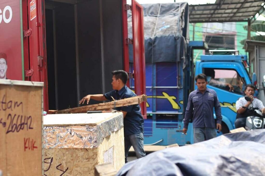 ekspedisi darat