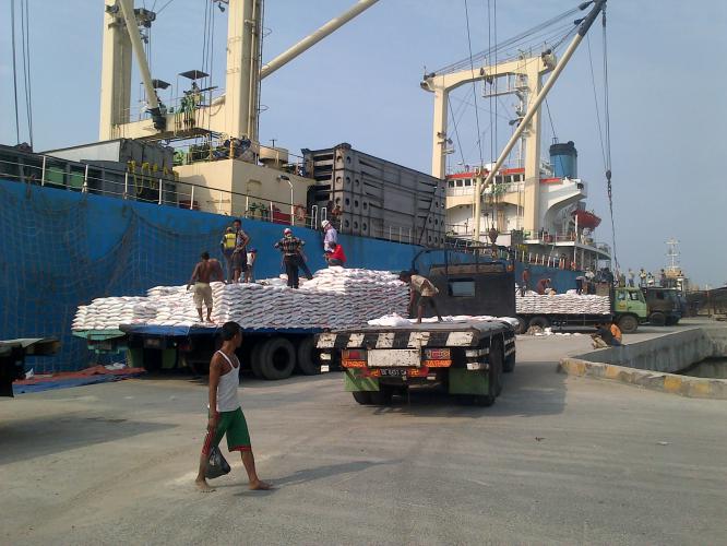 jasa-kirim-lewat-kapal-laut-2