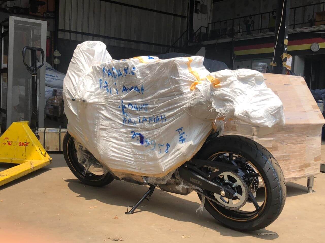 jasa kirim motor surabaya singkawang murah dan aman klik logistics