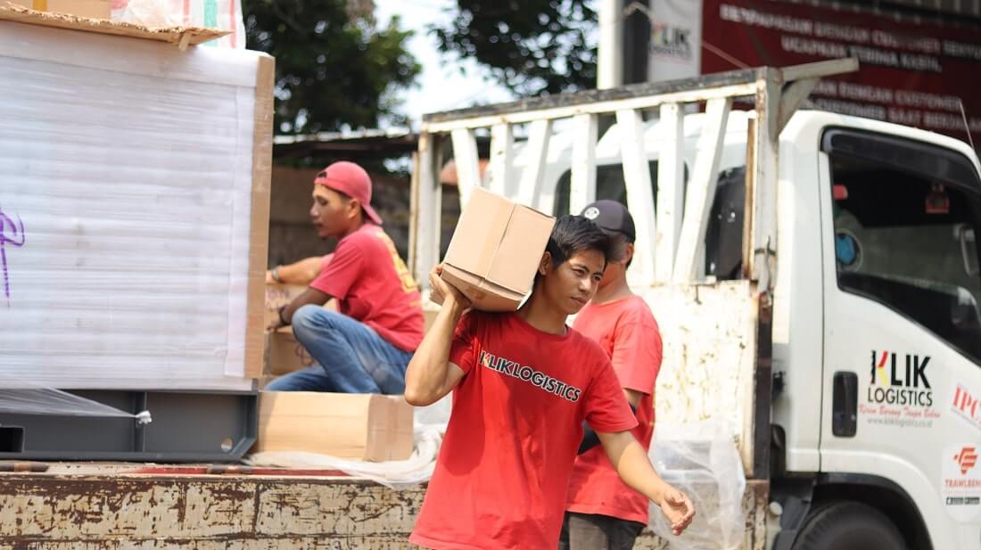 ekspedisi manado papua