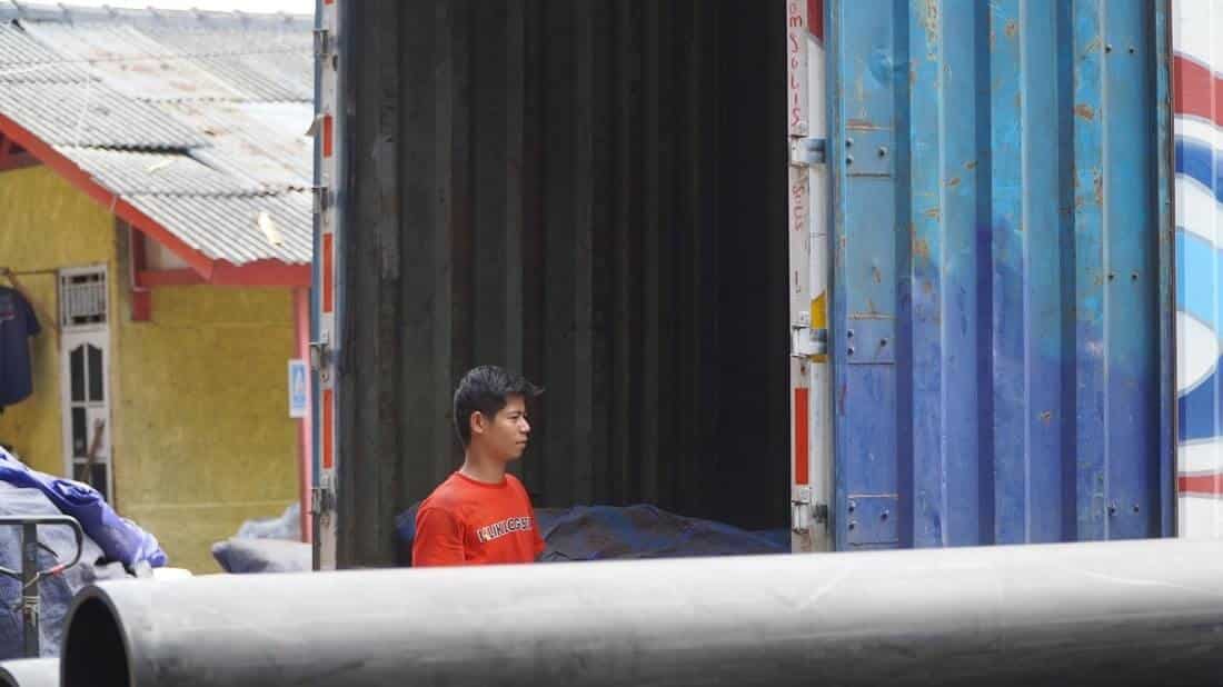 kirim mobil manado ternate